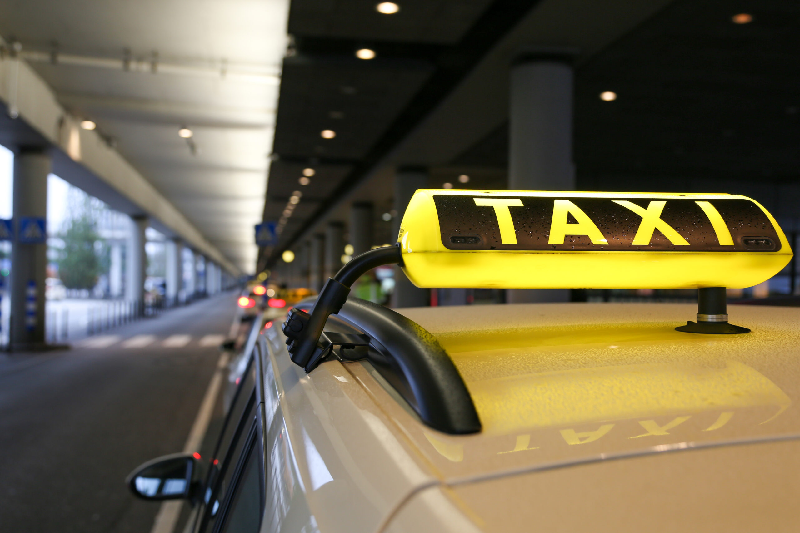 taxi-sign-yellow-cab-germany